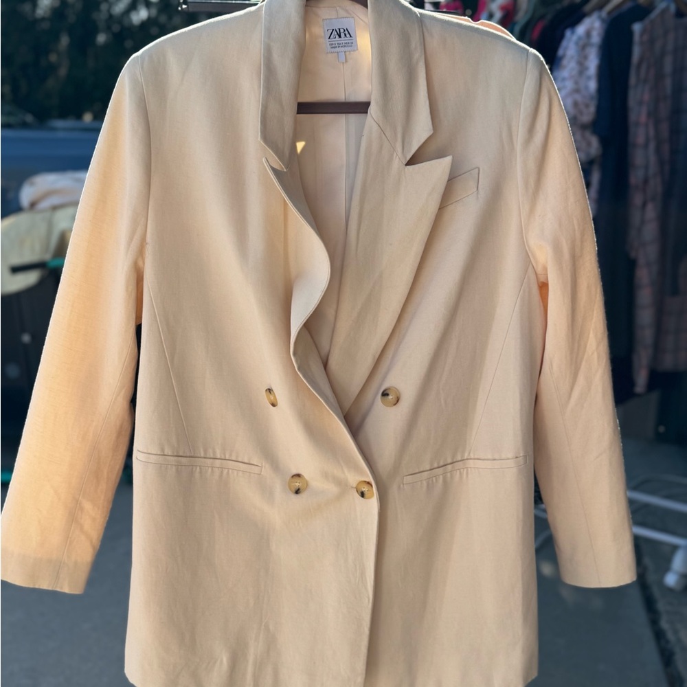 Zara Cream Double-Breasted Blazer with Classic Lapel